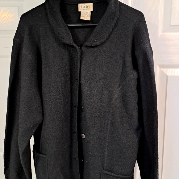 Tabi cardigan. - Picture 1 of 5